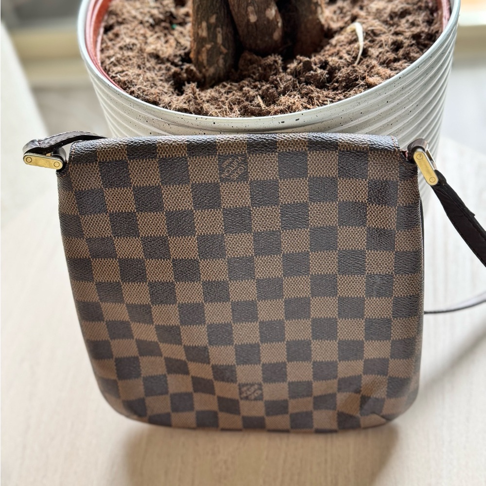 Louis Vuitton Damier Musette Salsa Crossbody Bag - Picture 3 of 6